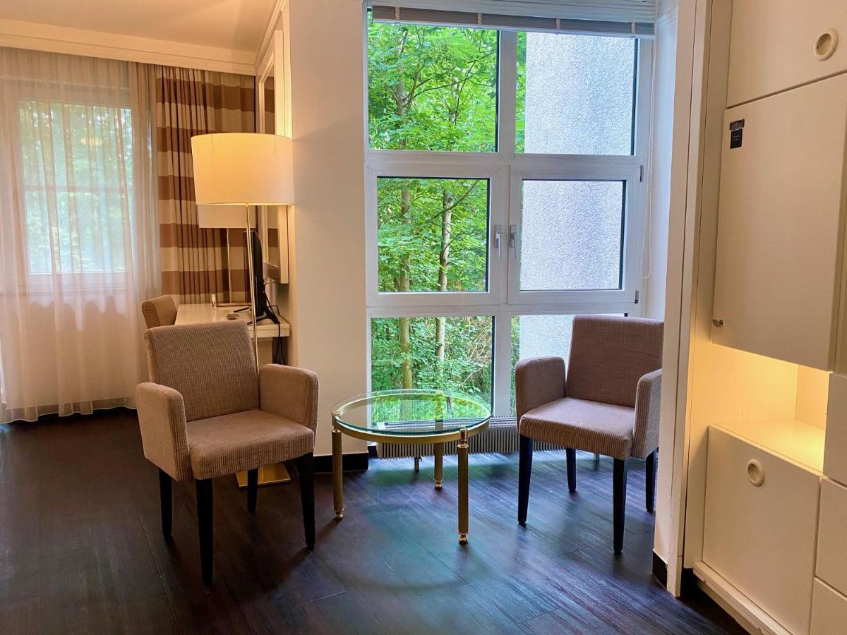Relexa Waldhotel Schatten Щутгарт Екстериор снимка