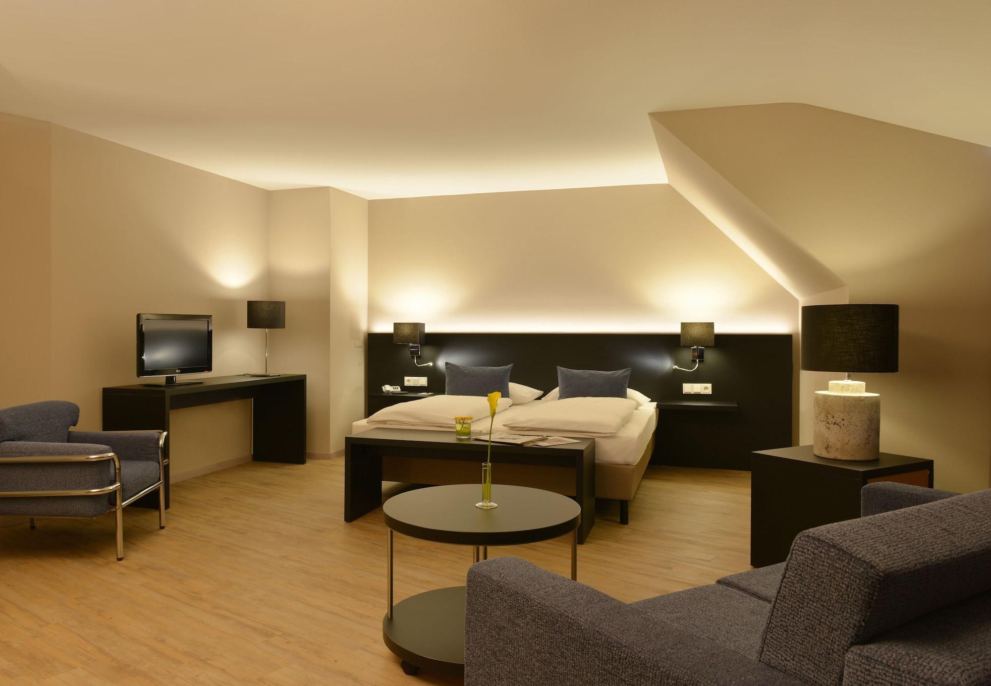 Relexa Waldhotel Schatten Щутгарт Екстериор снимка