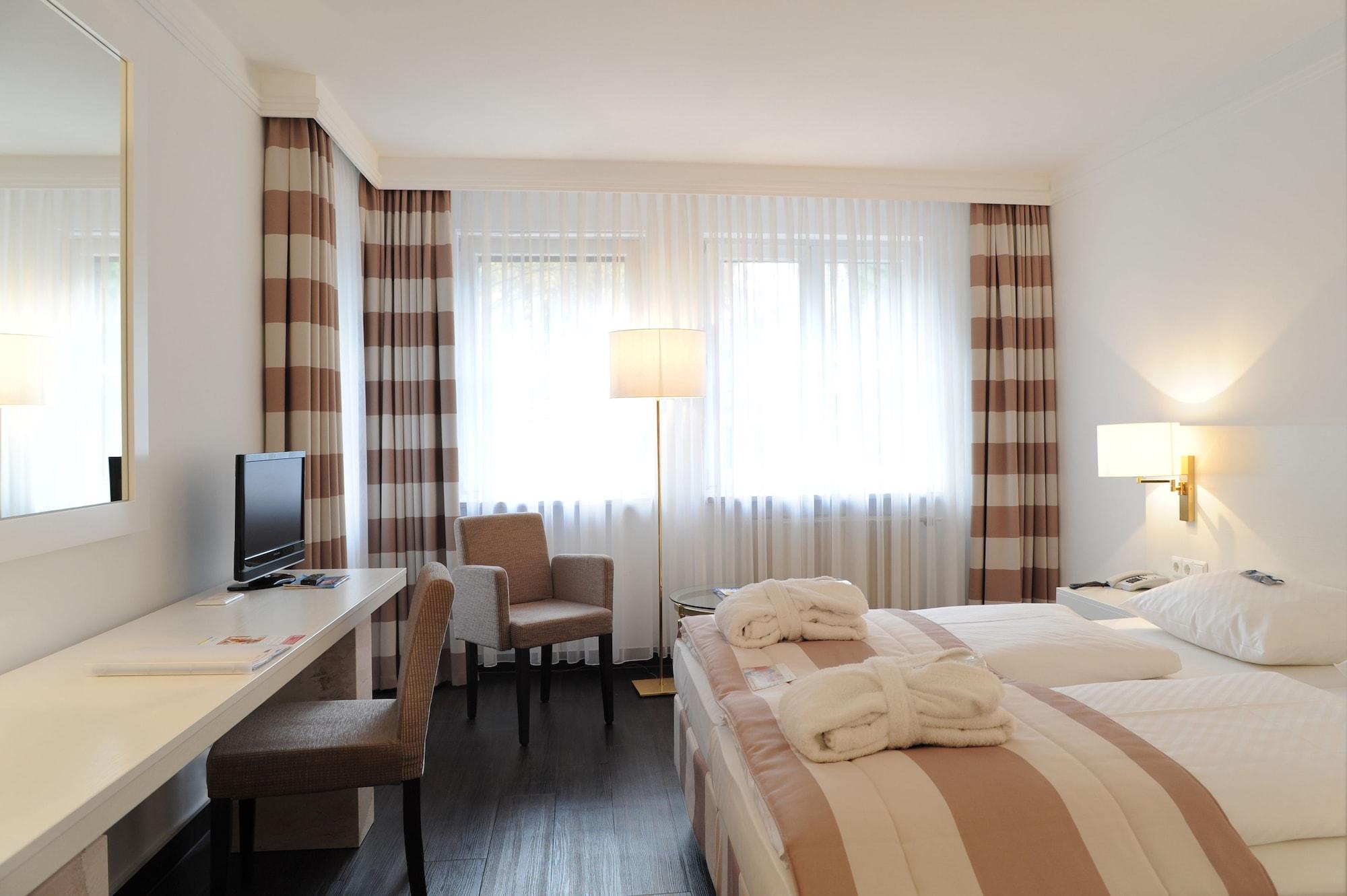 Relexa Waldhotel Schatten Щутгарт Екстериор снимка