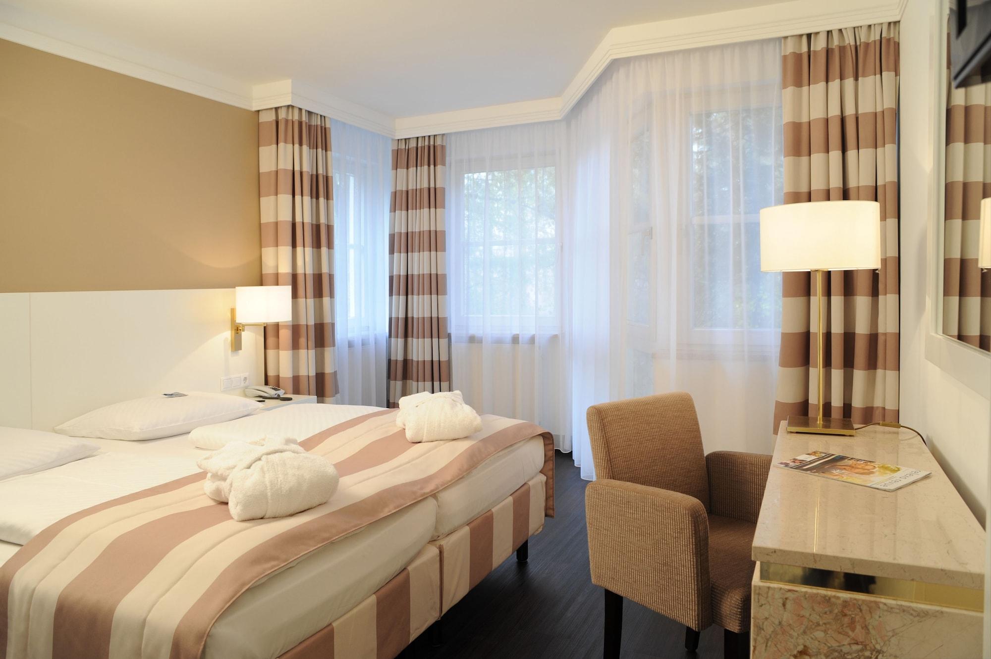 Relexa Waldhotel Schatten Щутгарт Екстериор снимка