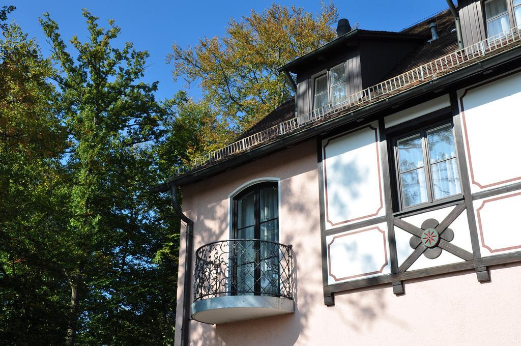 Relexa Waldhotel Schatten Щутгарт Екстериор снимка