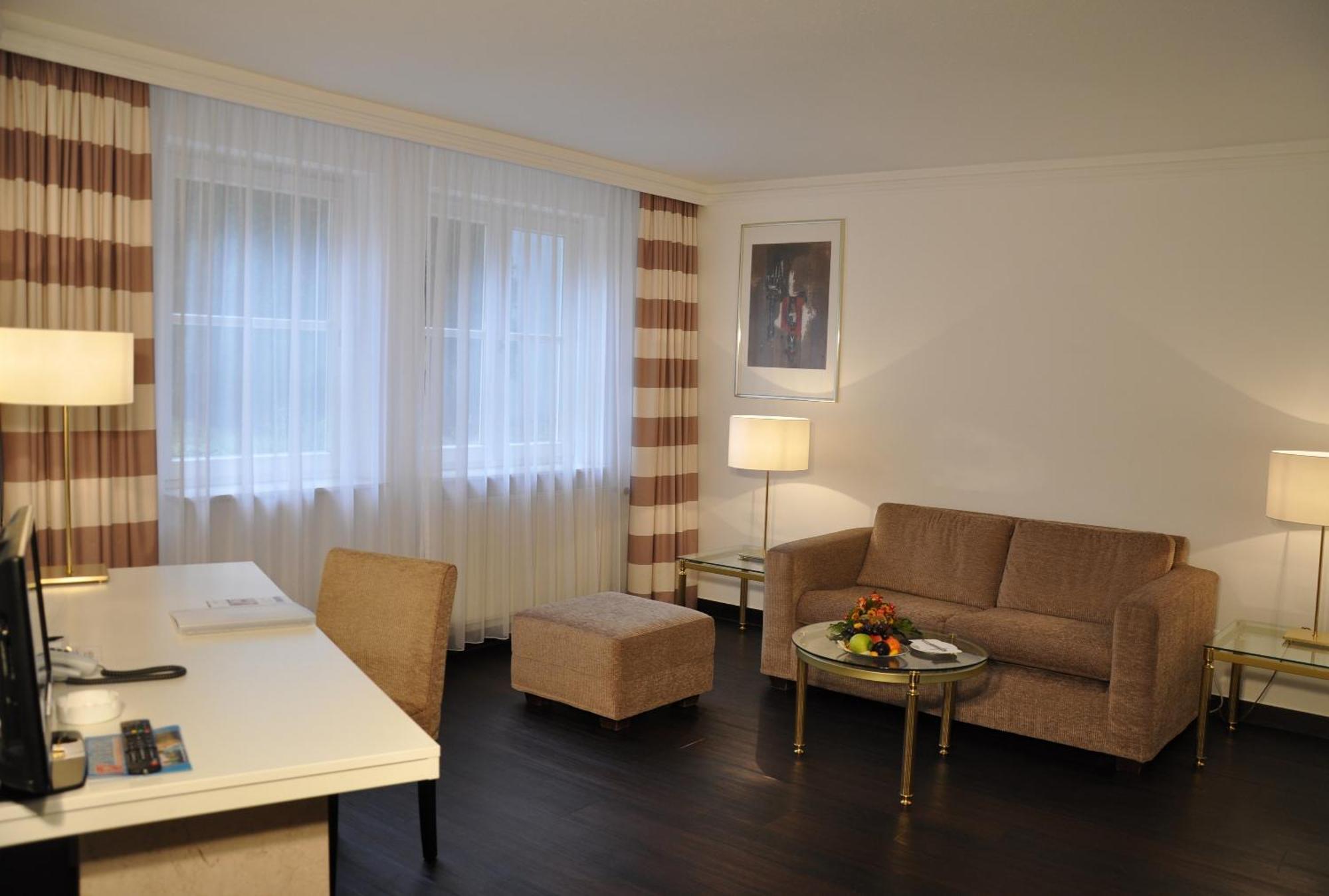 Relexa Waldhotel Schatten Щутгарт Стая снимка